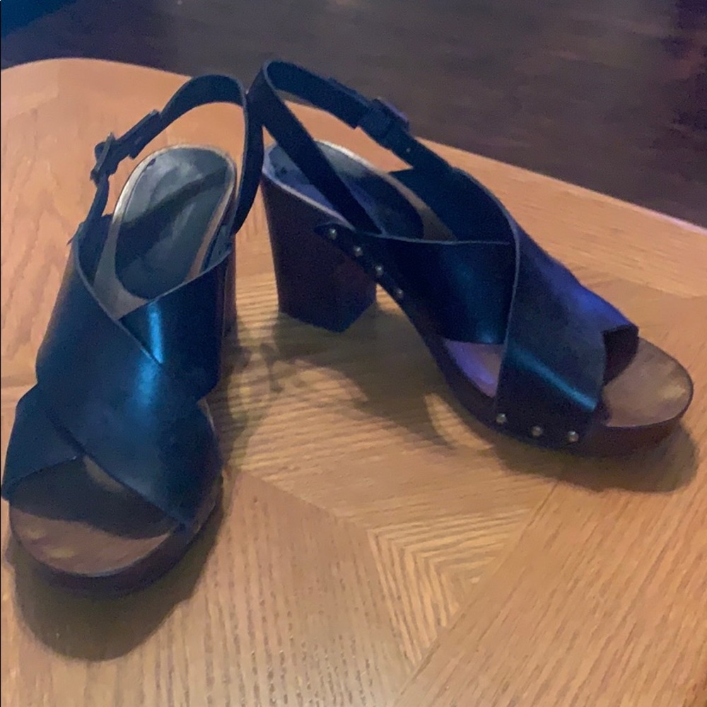 Kenneth Cole Reaction black slides